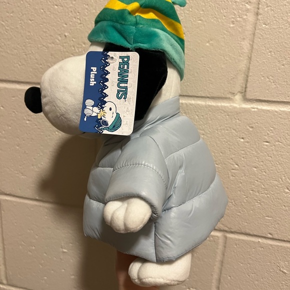 PUFFER JACKET SNOOPY 2023 Peanuts CVS Christmas Holiday Plush As Seen On TikTok - Picture 3 of 7